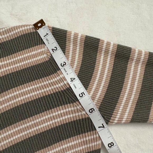 Striped Olive & Beige Ribbed Knit Long Sleeve Cropped Sweater Womans Juniors M - Picture 9 of 11